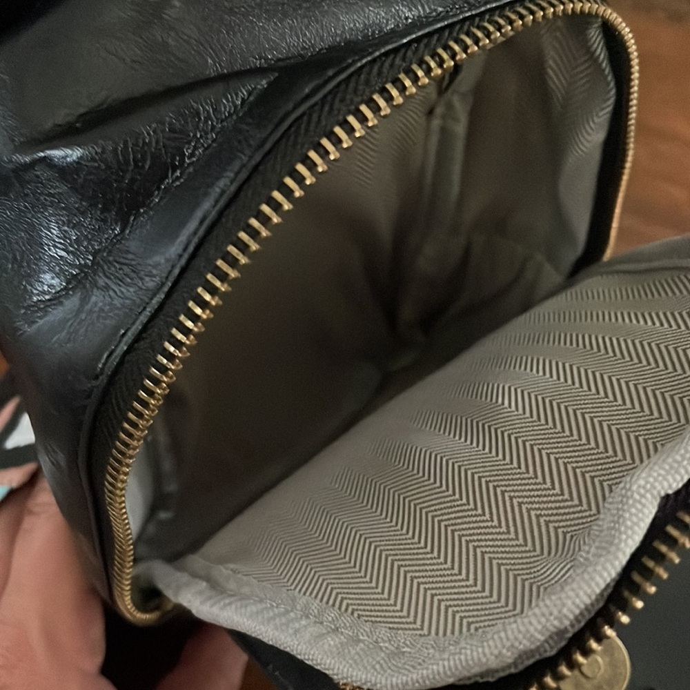 Black Sling Bag - Picture 3 of 6